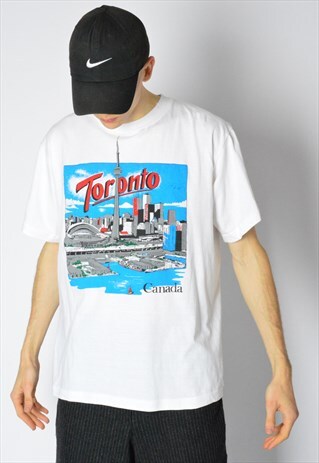 VINTAGE 90S WHITE GRAPHIC TORONTO CANADA T-SHIRT
