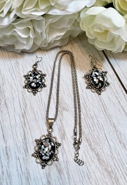 Antique Style Necklace & Earrings Jewellery Set