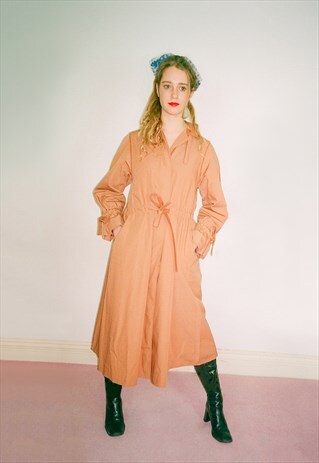 VINTAGE 1960S CUTE TRENCH COAT IN LIGHT BROWN - MAC RAINCOAT
