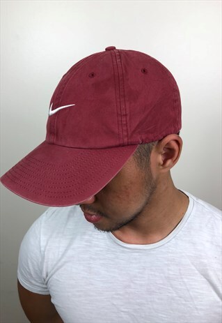 VINTAGE RED NIKE CAP