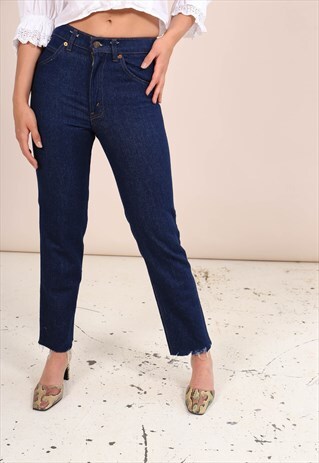 VINTAGE 90S HIGH WAISTED BLUE LEVIS JEANS