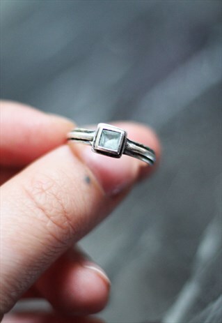 VINTAGE STERLING SILVER CLEAR GLASS RING