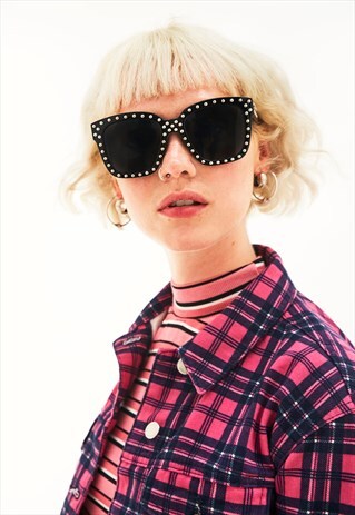 STUD - OVERSIZED CHUNKY STUD EMBELLISHED BLACK SUNGLASSES
