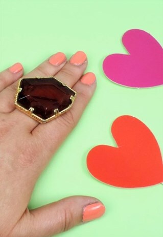 VINTAGE 60S BROWN GLASS STONE GOLD METAL BROOCH