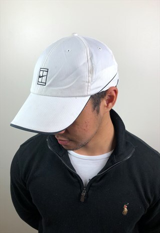 VINTAGE WHITE NIKE CAP