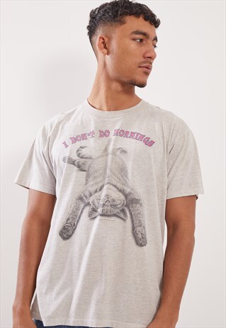 VINTAGE I DON'T DO MORNINGS GRAPHIC T-SHIRT