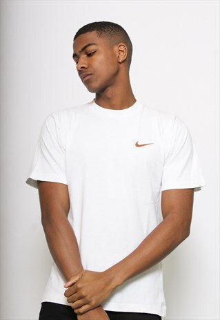 VINTAGE NIKE T-SHIRT
