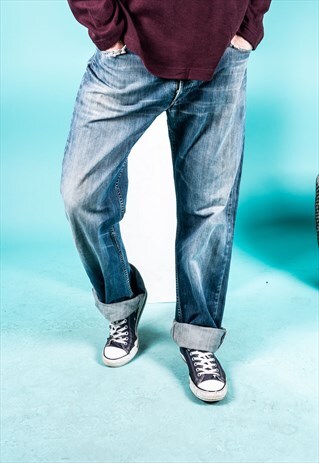 VINTAGE LEVI'S 501 JEANS IN BLUE DENIM