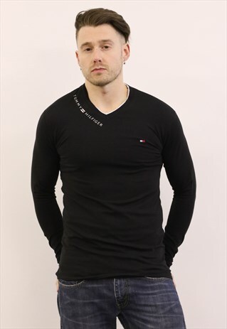 TOMMY HILFIGER VINTAGE 1990S BLACK LONG-SLEEVED T-SHIRT