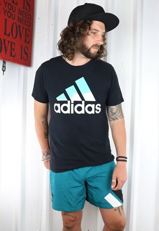 VINTAGE ADIDAS OVERSIZED T SHIRT