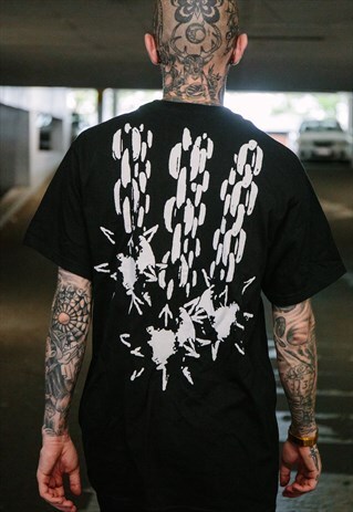 BALL & CHAIN FLAIL GRAPHIC SHORT SLEEVE T-SHIRT IN BLACK