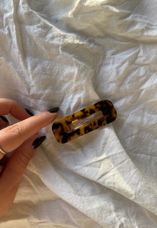 DARK BROWN TORTOISE SHELL HAIR CLIP