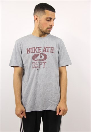 VINTAGE NIKE SPORTS T-SHIRT