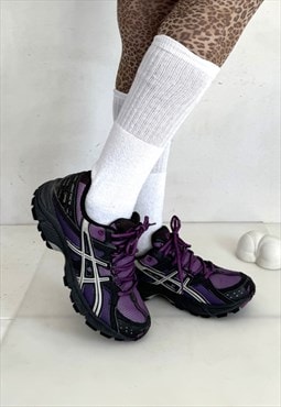 Y2K Vintage iconic goretex hiking trainers in purple & black