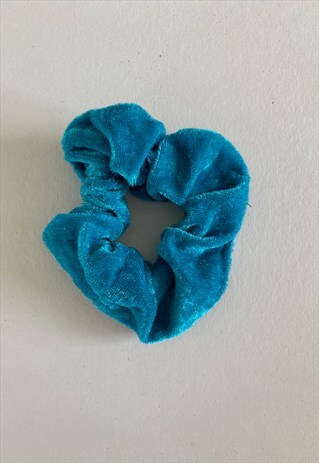 TURQUOISE VELVET SCRUNCHIE