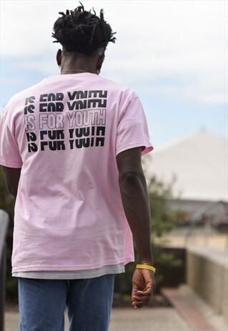 GRAPHIC LOGO PRINT T-SHIRT IN PINK