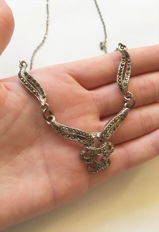 WOMENS VINTAGE NECKLACE SILVER GEM PATTERNED JEWELLERY
