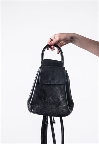 VINTAGE BLACK LEATHER RUCKSACK