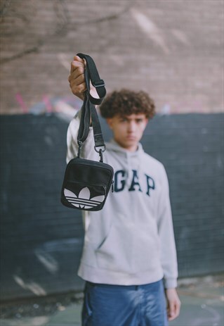 BLACK ADIDAS MINI SIDE BAG