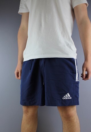 VINTAGE ADIDAS SHORTS IN NAVY WITH POCKETS AND EMBROIDERED L