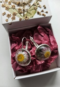 Handmade dried flower crystal  earrings