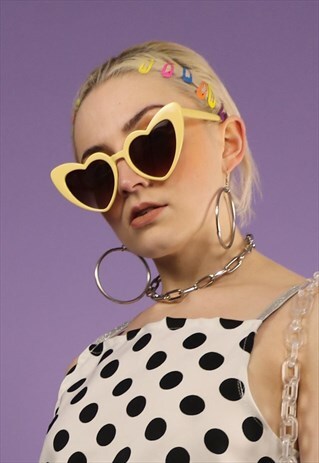 TINTED HEART SUNGLASSES IN CREAM