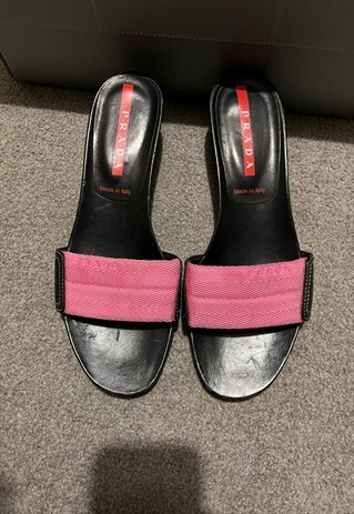 VINTAGE Y2K PRADA KITTEN HEEL SANDALS