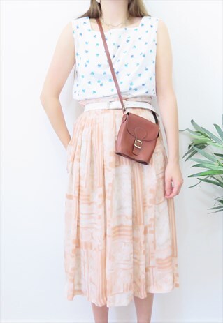 BEAUTIFUL 80S VINTAGE PINK & WHITE FLORAL MIDI SKIRT