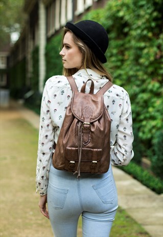 MEDIUM SOFT GREY LEATHER RUCKSACK