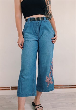 VINTAGE 90S Y2K BLUE DENIM EMBROIDERED PINK FLOWER JEANS
