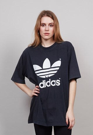 CLASSIC BLACK VINTAGE OVERSIZED ADIDAS T-SHIRT
