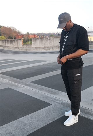 TRUTHWEAR BLACK CARGO FESTIVAL COMBATS / CONVERTABLE SHORTS