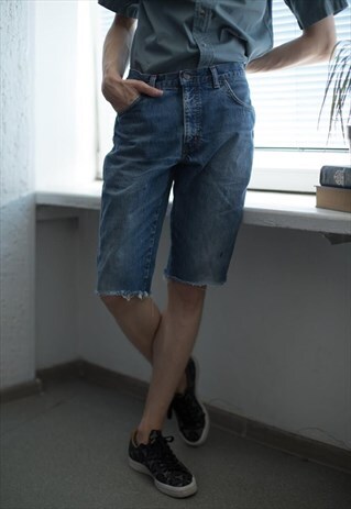 VINTAGE 90'S DENIM FRAYED SHORTS