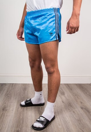 VINTAGE ADIDAS SHORT SHORTS