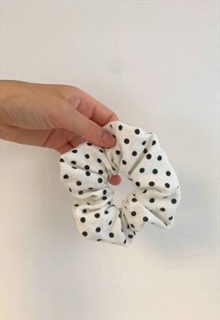 POLKA DOT MONOCHROME 90'S SCRUNCHIE