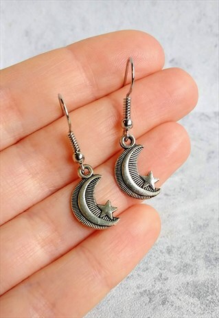 MINI TEXTURED MOON AND STAR EARRINGS