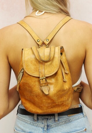 1980S VINTAGE LIGHT TAN REAL LEATHER BACKPACK