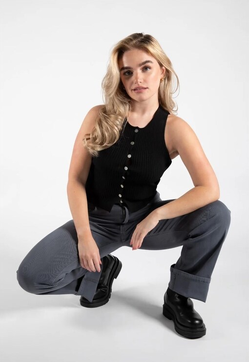 garment image