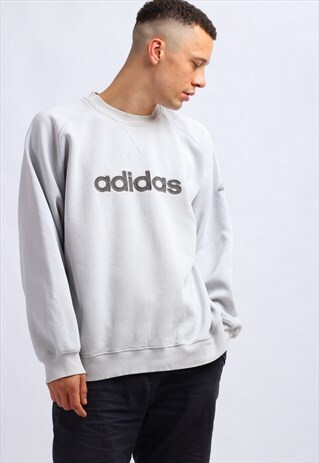 VINTAGE ADIDAS SWEATSHIRT
