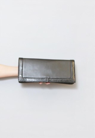 VINTAGE 1970'S BLACK LEATHER FAUX SNAKE TRIM CLUTCH BAG