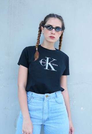 VINTAGE 90S CALVIN KLEIN T-SHIRT