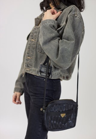 VINTAGE BLACK LEATHER HANDBAG