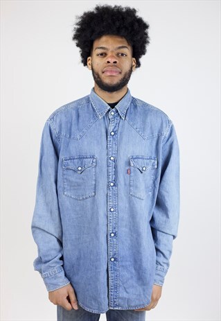 VINTAGE LEVI'S 90'S LIGHT WASH DENIM SHIRT