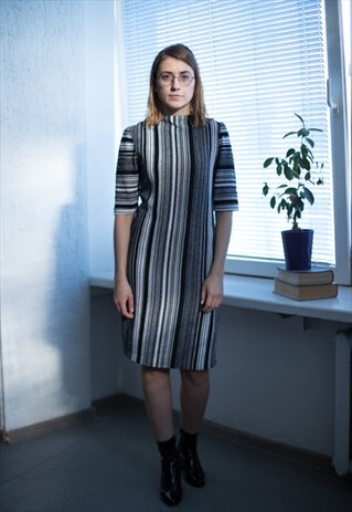 VINTAGE 80'S BLACK/WHITE STRIPED SHORT SLEEVED DRESS