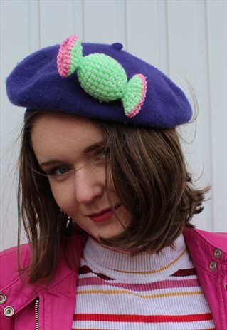 VINTAGE DARK PURPLE WOOL BERET WITH GREEN SWEET