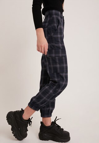 TARTAN CARGO TROUSERS IN CHECKERED PATTERN - BLUE