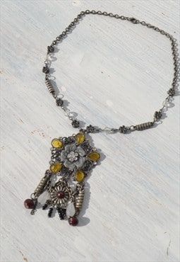 Deadstock boho chic enamel/glass flower chain necklace