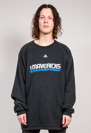 90'S VINTAGE BLACK NBA DALLAS MAVERICKS BASKETBALL SWEATER