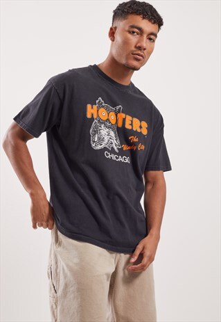 VINTAGE HOOTERS GRAPHIC T-SHIRT