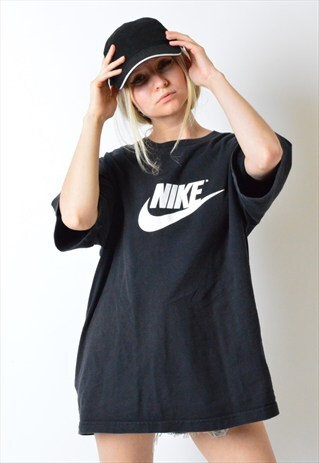 VINTAGE 90S BLACK NIKE T-SHIRT